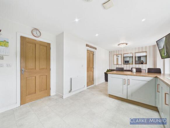 4 bed Detached for sale Image 9