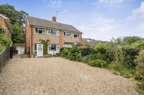 86, Macdonald Road, Lightwater GU18 5XY