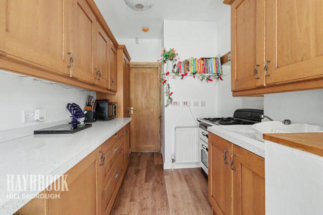 4 bed Semi-Detached for sale Image 8