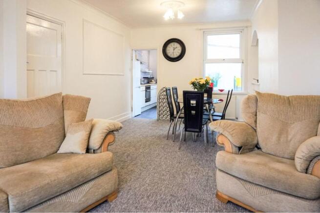 Lounge/Dining Room