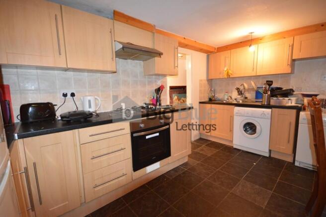 7 bed Terraced to rent Image 5