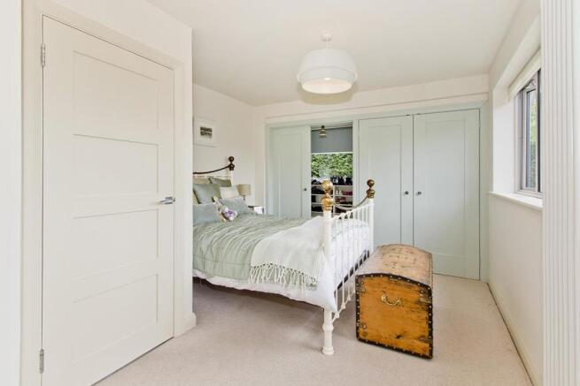bed1.jpg