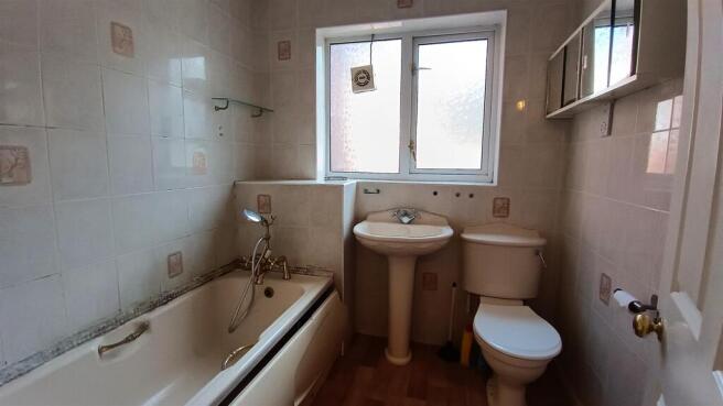Family Bathroom.jpg