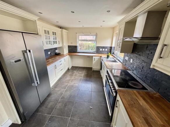 Open Plan Kitchen and Dining Room
