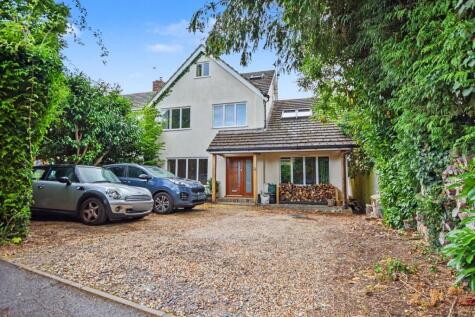 Hollis Wood Drive, Wrecclesham, Farnham, GU10