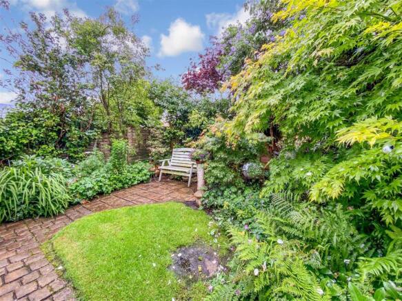 Beautiful rear garden