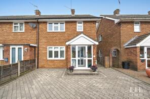 82, Pondfield Lane, Brentwood CM13 2DB