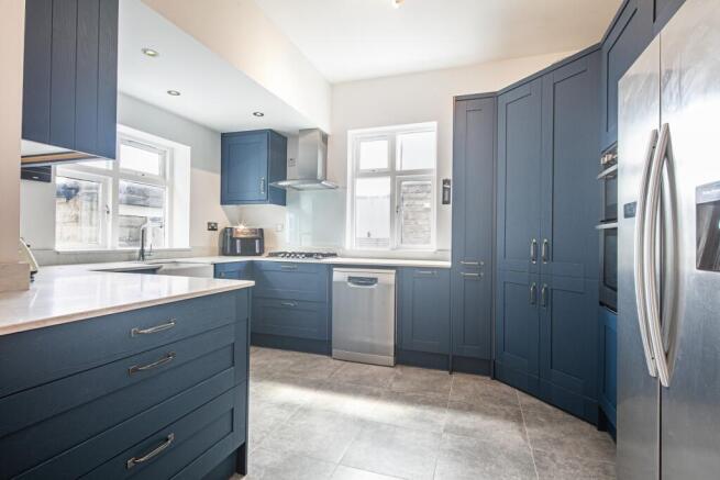 4 bed Semi-Detached for sale Image 8