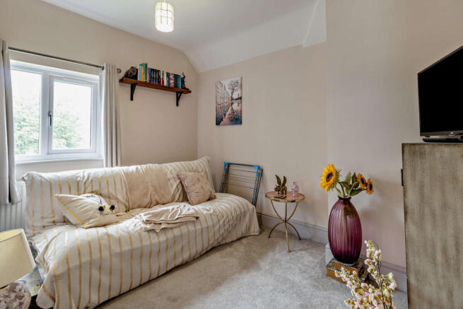 3 bed Semi-Detached for sale Image 9