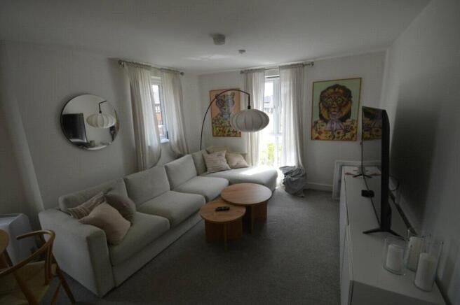 2 bed Apartment to rent Image 7