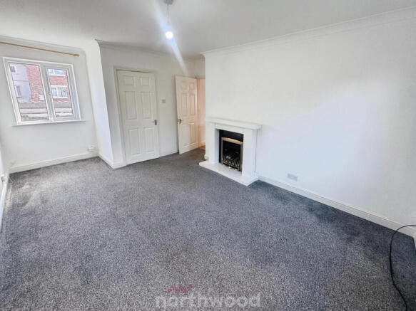 3 bed Terraced to rent Image 5