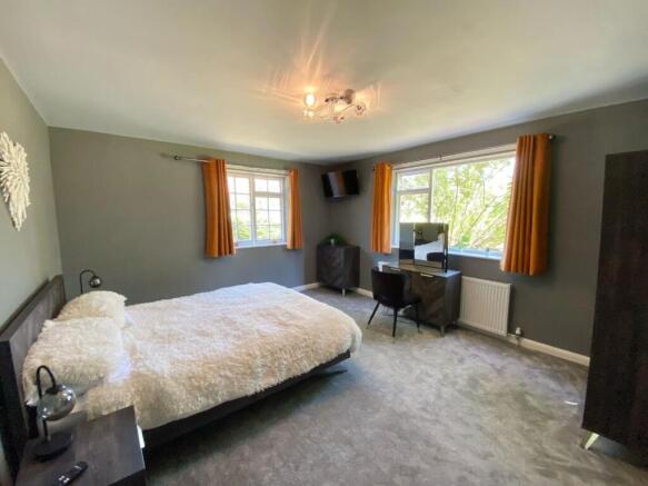 3 bed Detached Bungalow to rent Image 12