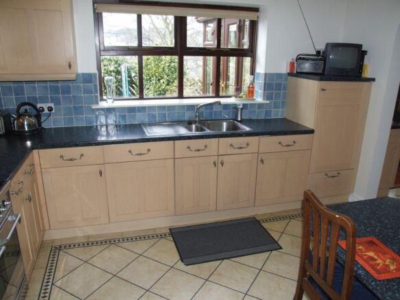 Fully fitted Kitchen