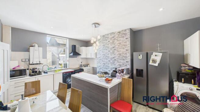 Kitchen / Dining Area