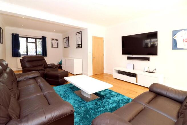Lounge To Front
