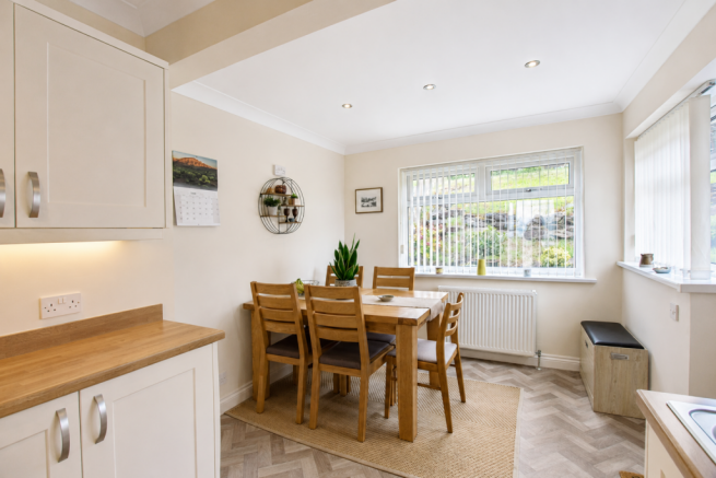 2 bed Bungalow for sale Image 6