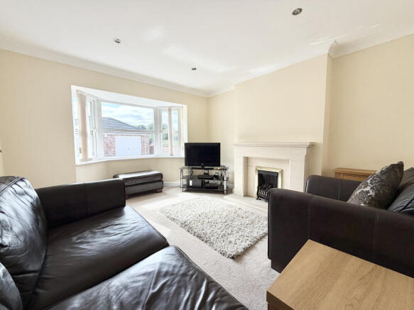 3 bed Semi-Detached for sale Image 3