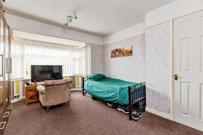 4 bed Semi-Detached for sale Image 10