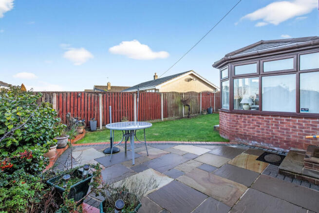4 bed Detached Bungalow for sale Image 4