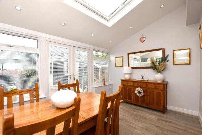 4 bed Semi-Detached for sale Image 4