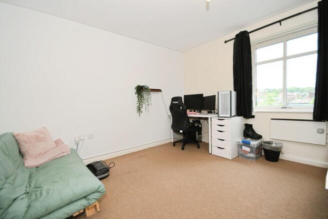 2 bed Apartment to rent Image 11