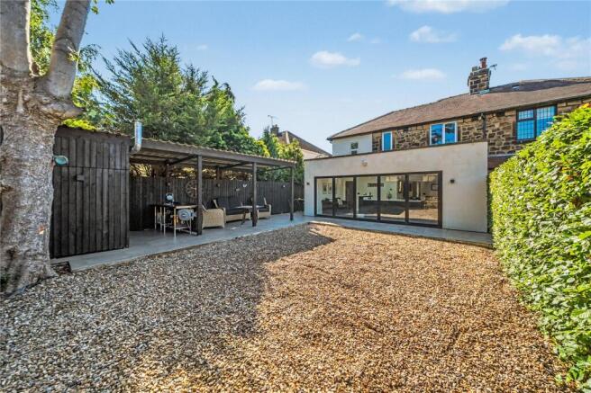 4 bed Semi-Detached for sale Image 8
