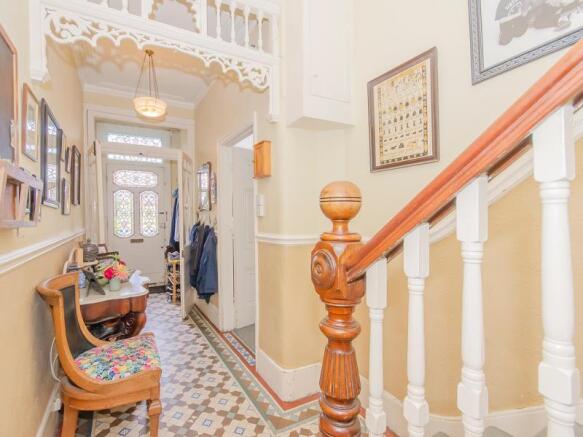Entrance Hall x
