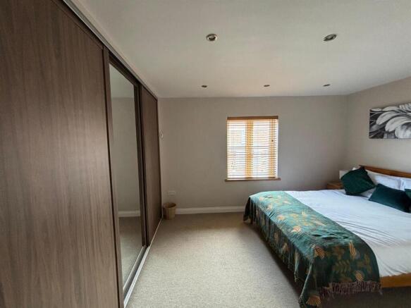 2 bed Cottage for sale Image 9