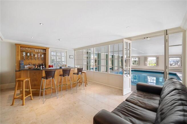 6 bed Detached for sale Image 9