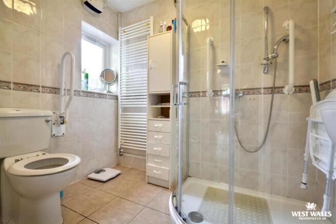 Ensuite shower room