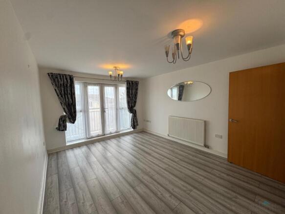 Large 2 Bedroom Flat