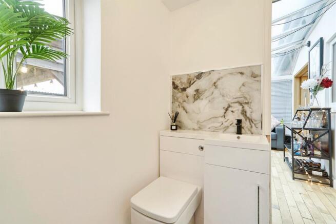 3 bed Semi-Detached for sale Image 11