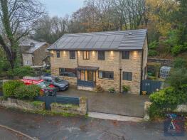 215 Brelades, Halifax Road, Todmorden OL14 5RX