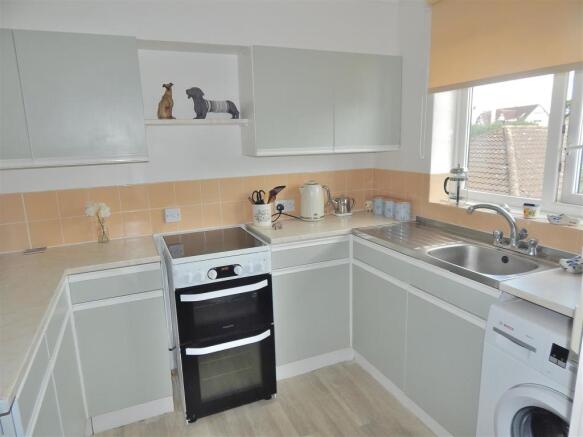 KITCHEN.JPG