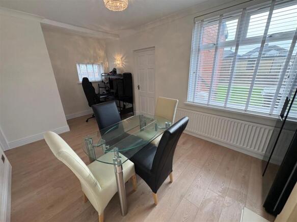 3 bed Semi-Detached for sale Image 6