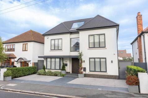 Vernon Road, off Marine Parade, Leigh on Sea SS9