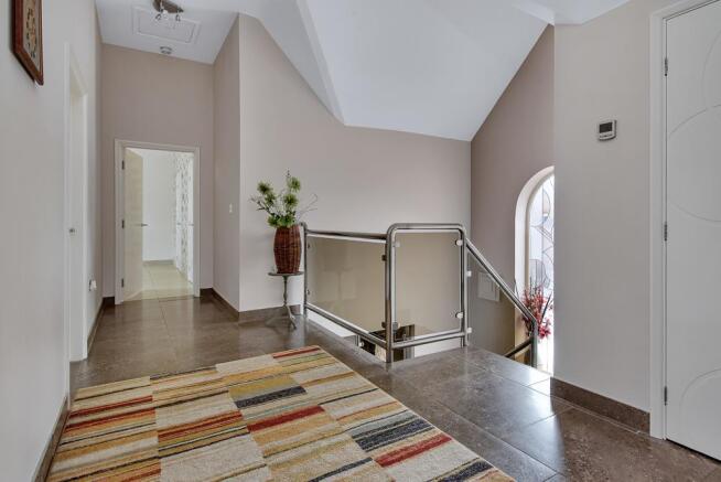 FIRST FLOOR LANDING