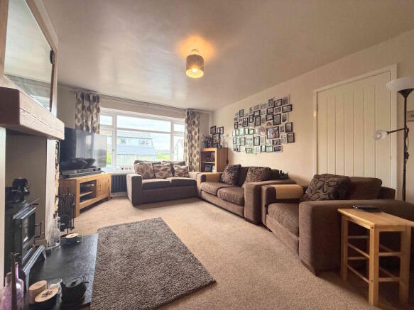 3 bed Semi-Detached for sale Image 4