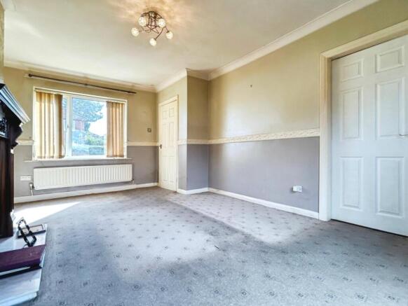 3 bed Semi-Detached for sale Image 5