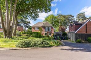12, Pine Lea, Southampton SO32 1NZ