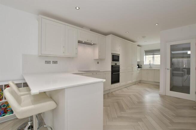 Kitchen/Dining Area