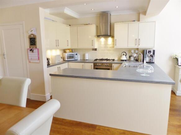 Kitchen: