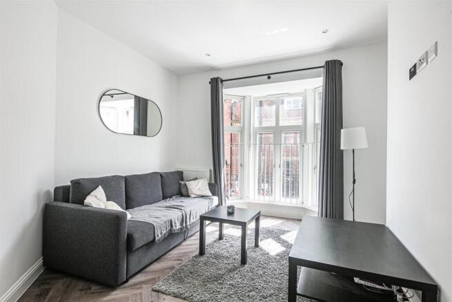 4 bed Flat for sale Image 8