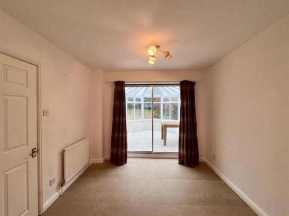 4 bed Detached for sale Image 8