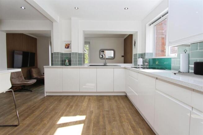 Kitchen / Breakfast Room