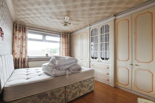 3 bed Semi-Detached for sale Image 11