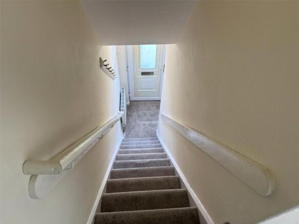 3 bed Terraced to rent Image 8