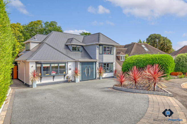 4 Bed Detached House For Sale