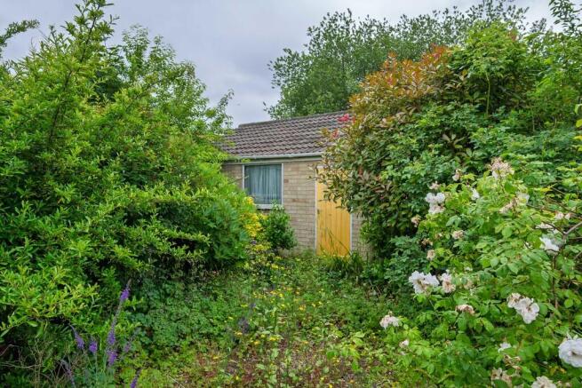 2 bed Semi-Detached Bungalow for sale Image 10