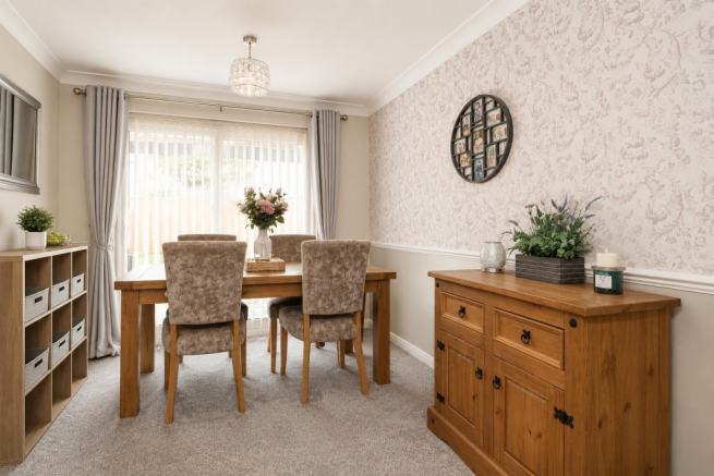3 bed Semi-Detached for sale Image 4